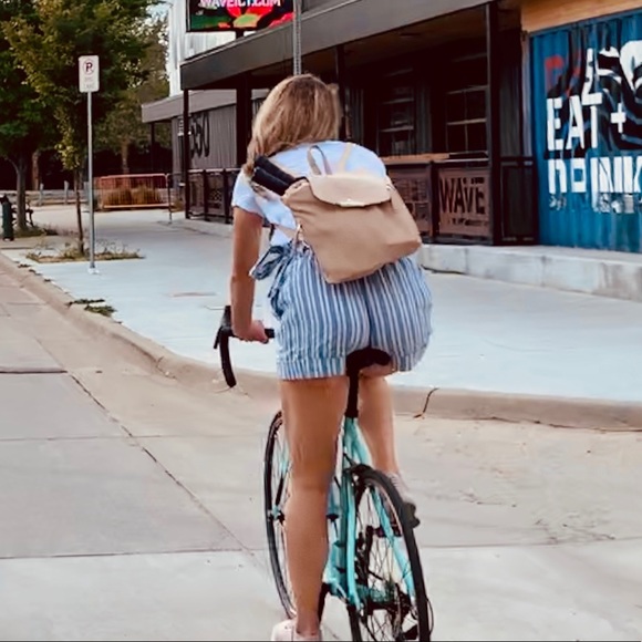 Meet your Posher, Lynsey - Picture 2 of 3